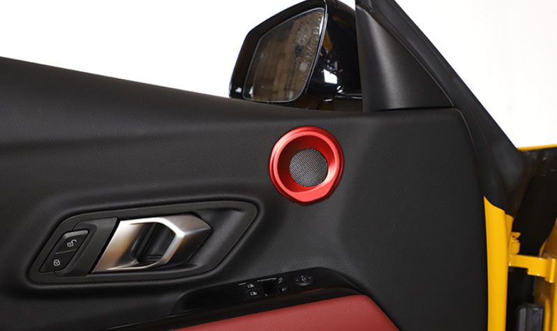Окантовки верхних динамиков дверей, красные, 2 шт., для Toyota Supra 5 A90 (2019-2025) — фото 1