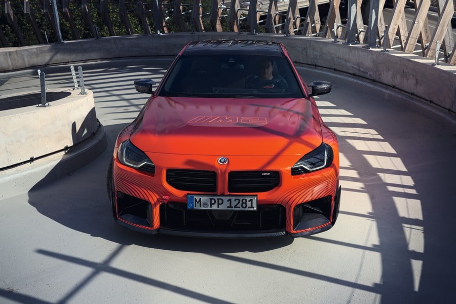 Центральная накладка переднего бампера M Performance карбоновая для BMW M2 G87, оригинал — фото 1