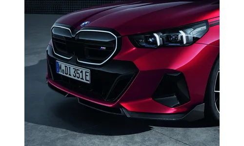 Накладка переднего бампера M Performance карбоновая, левая, для BMW 5-й серии G60, оригинал — фото 1