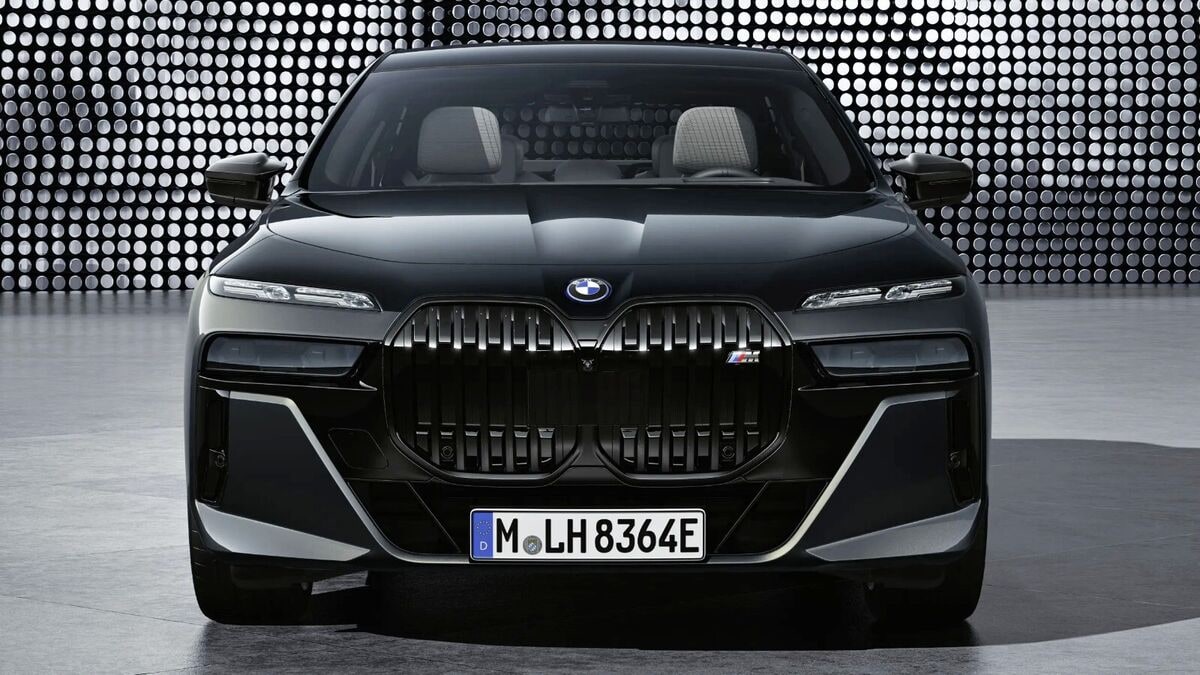 Решетка радиатора для BMW 7-й серии G70, оригинал — фото 1