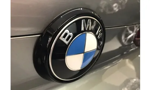 Основание эмблемы для BMW X6 G06/X6 M F96, оригинал — фото 1