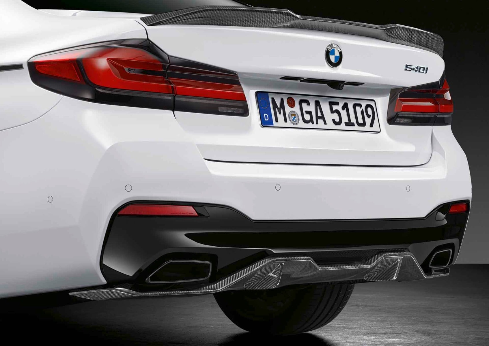 Диффузор заднего бампера M Performance для BMW 5-й серии G30 LCI, оригинал — фото 1