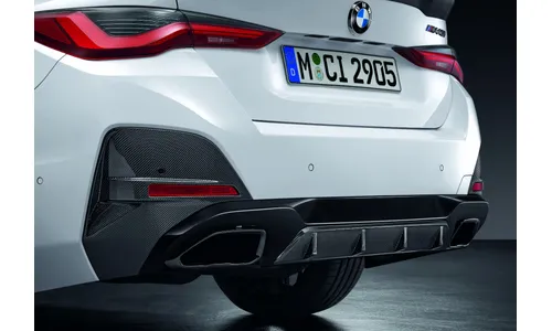 Накладка заднего бампера M Performance PUR, чёрный глянец, под насадки свободной формы, для BMW 4-й серии G26, оригинал — фото 1