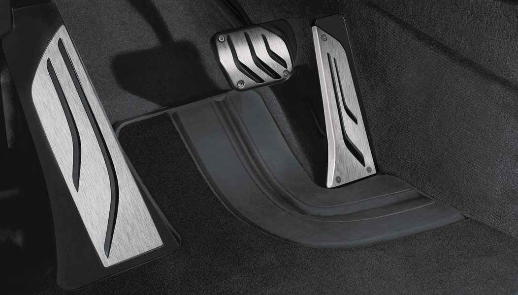 Накладка площадки отдыха ноги BMW M Performance из нержавеющей стали, правый руль, оригинал — фото 1