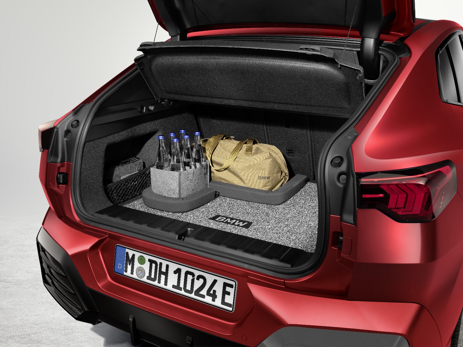 Коврик багажника двусторонний для BMW X2 U10, оригинал — фото 1