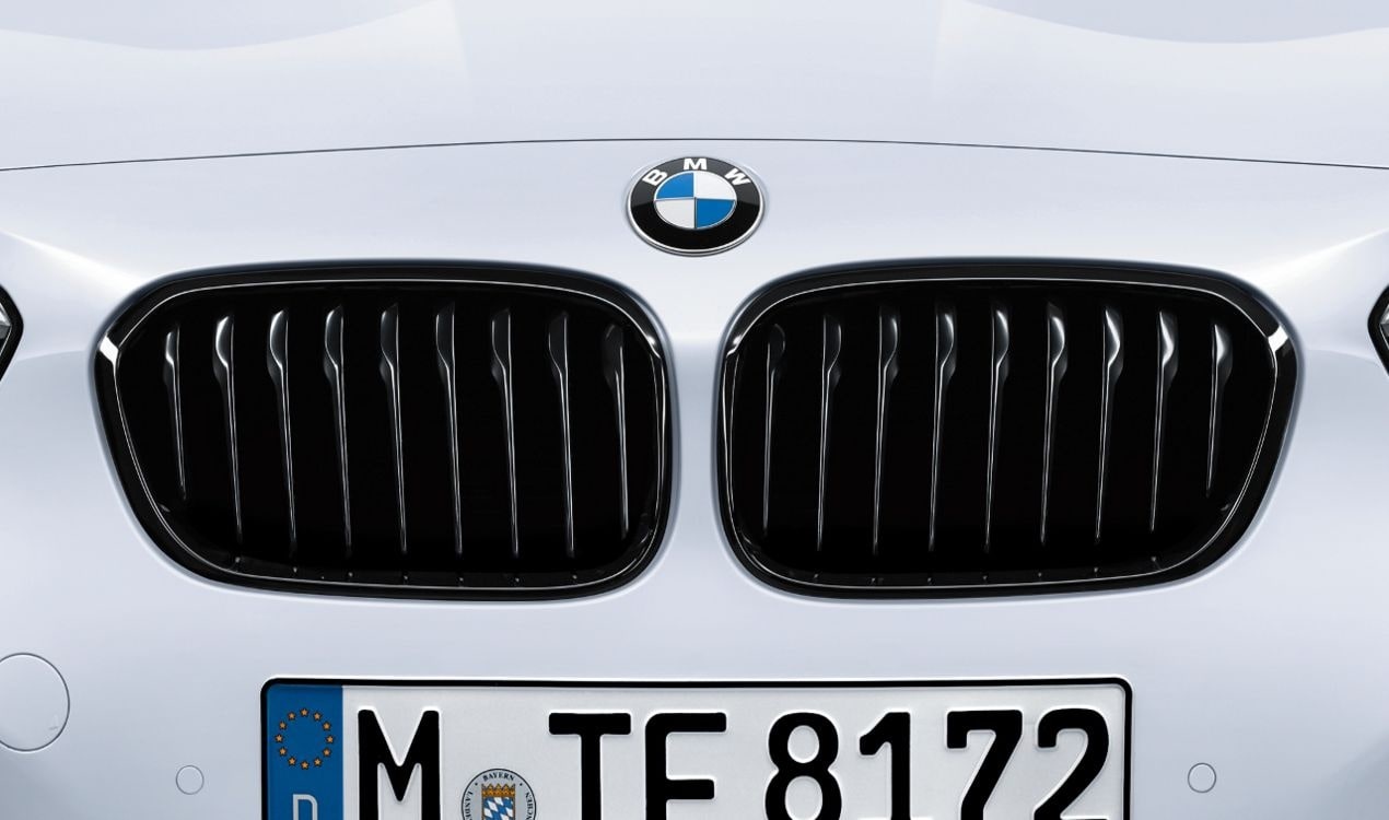 Решётка радиатора M Performance левая, чёрная глянцевая, для BMW 1-й серии F20/F21 LCI, оригинал — фото 1