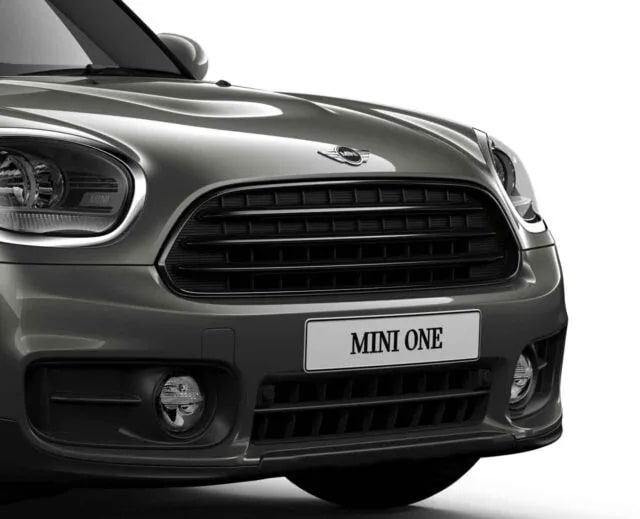 Решётка радиаторная чёрная для MINI Countryman F60, оригинал — фото 1