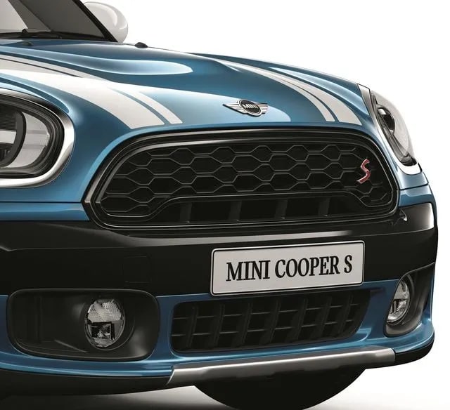 Решётка радиаторная чёрная для MINI Countryman F60, оригинал — фото 1