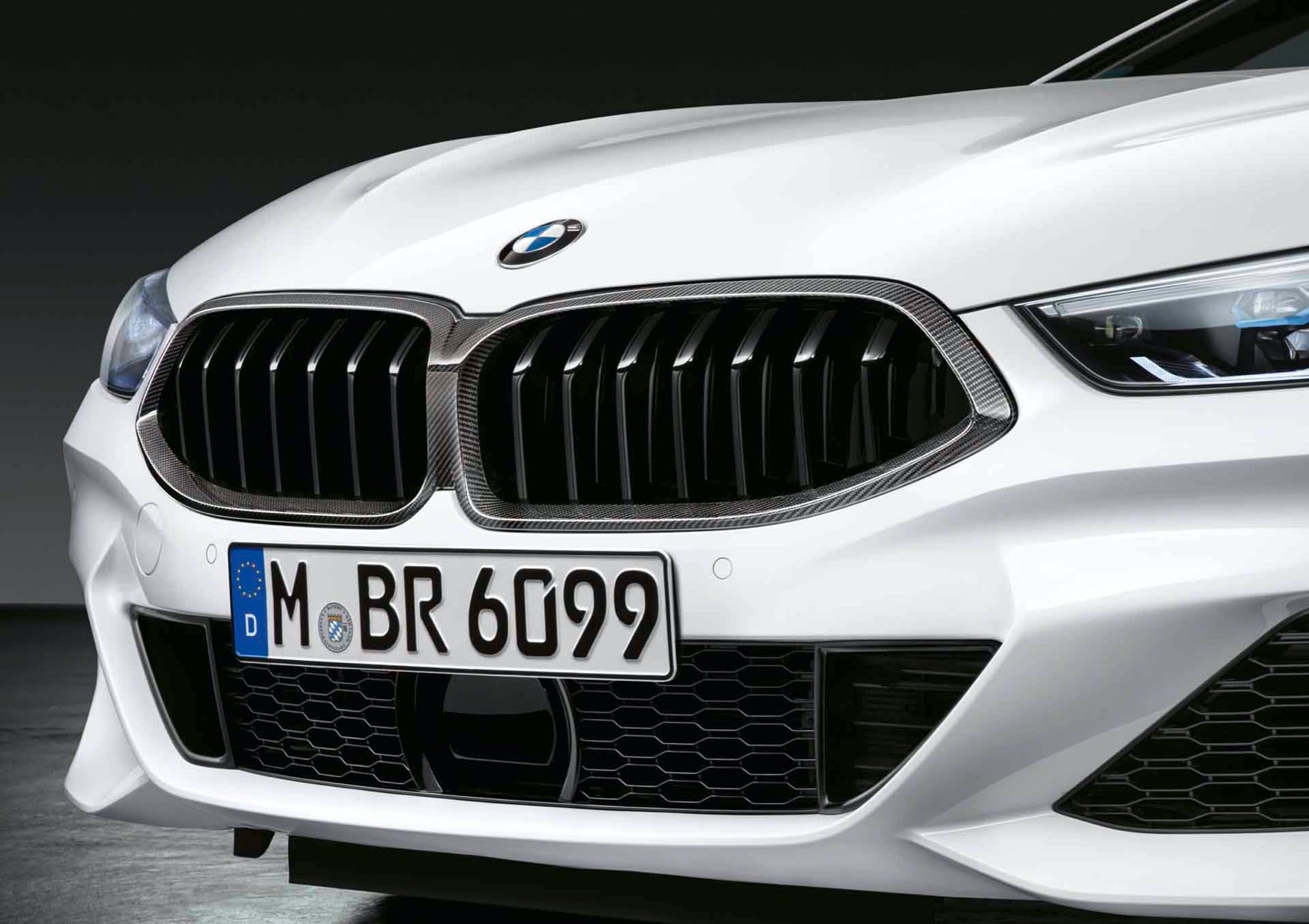 Решётка радиатора M Performance карбоновая для BMW 8-серии G14/G15/G16, с SA 5DN iCam, оригинал — фото 1