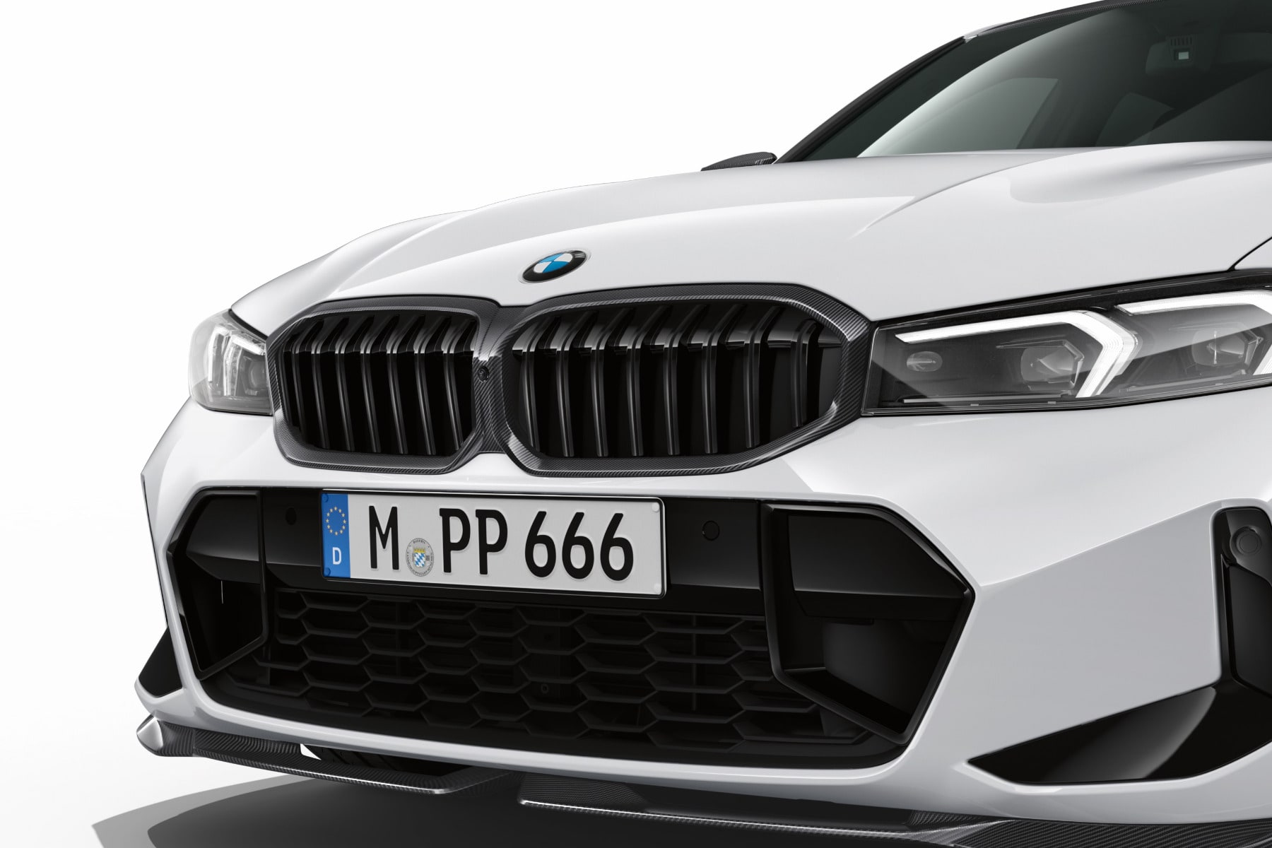 Решётка радиатора M Performance с вертикальными планками, карбоновая, для BMW 3-серии G20/G21 LCI, оригинал — фото 1