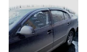 Дефлекторы боковых окон Skoda Octavia, 2004-2013, хэтчбек, 4ч., темный / Шкода Октавия — фото 1
