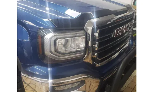 Защитный дефлектор капота AVS Aeroskin защита для 2014–2018 GMC Sierra 1500 — фото 1