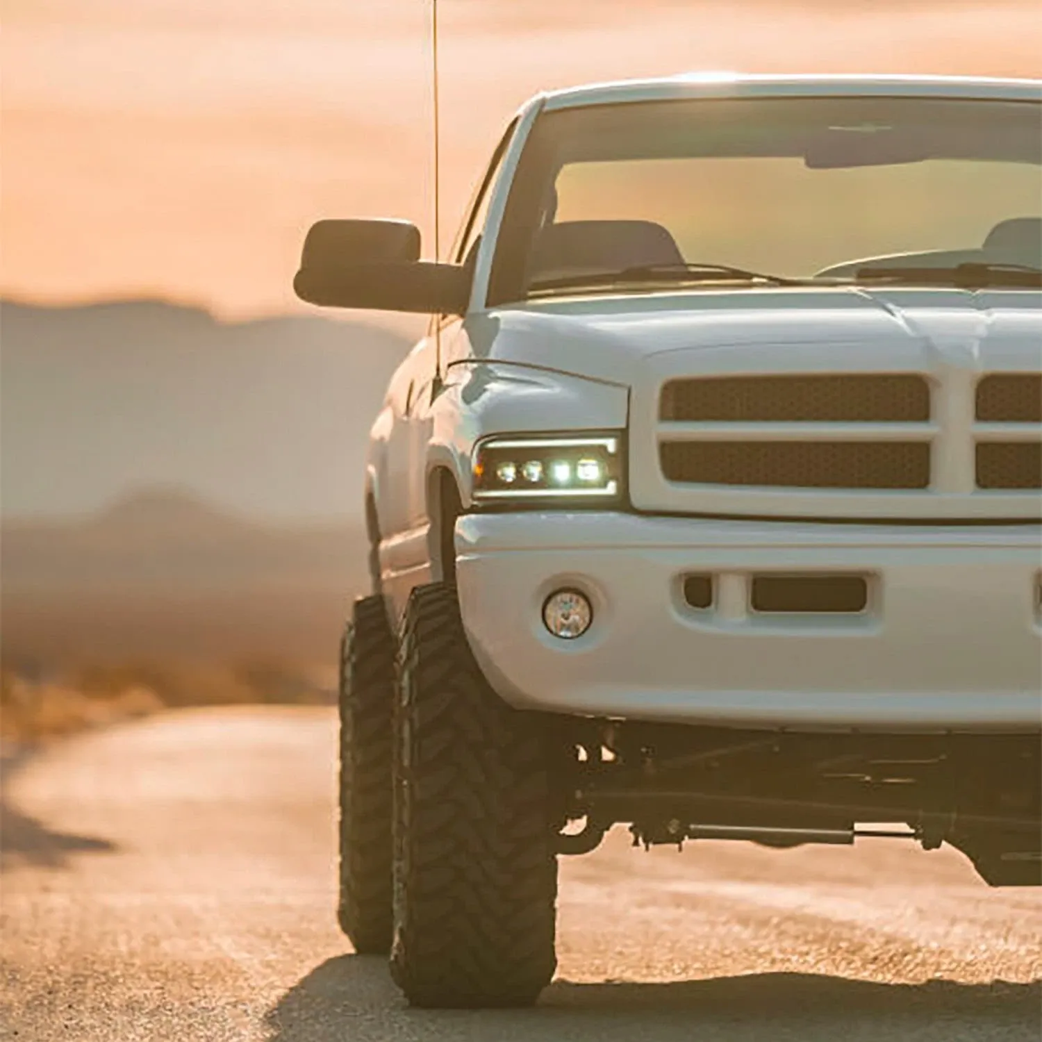 Фары проекторные светодиодные Black Nova для Dodge Ram 1500 1999–2001, AlphaRex — фото 5