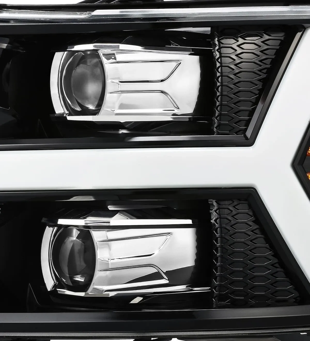 Фары проекторные светодиодные Jet Black LUXX для Chevy Silverado 2007–2013, AlphaRex — фото 4