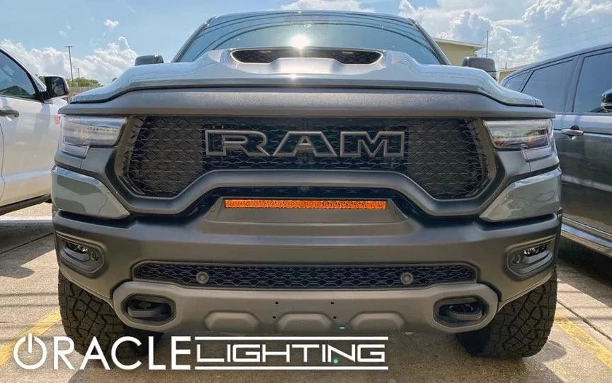 Светодиодная балка скрытой установки в бампер Dodge RAM 1500 TRX / RHO / Rebel, янтарная оптика, Oraclelights — фото 1