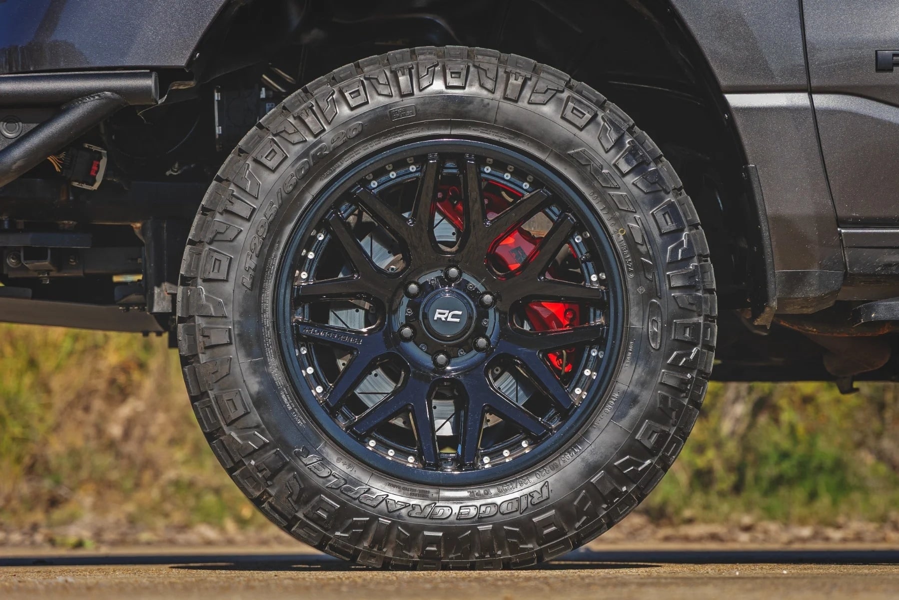 Передняя шестипоршневая тормозная система для RAM 1500 TRX / RHO, Rough Country — фото 7
