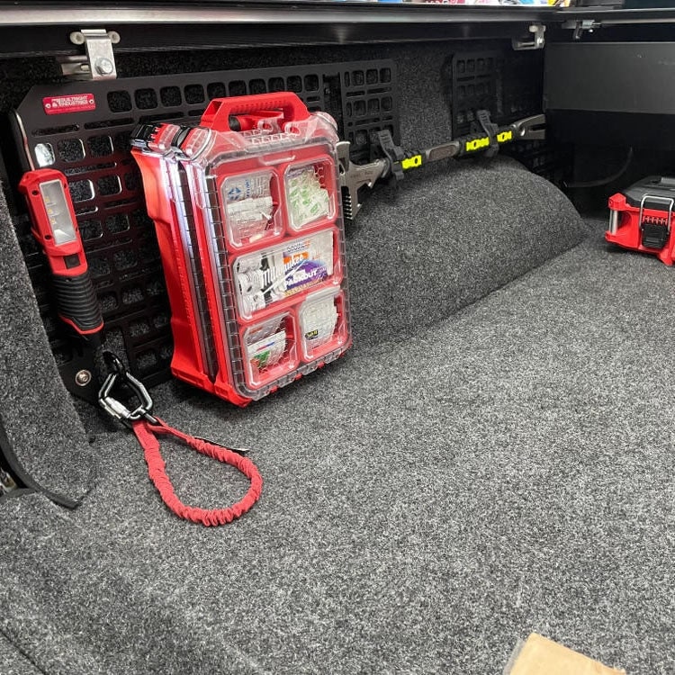 Комплект из четырёх панелей MOLLE для кузова 5′7″ Dodge RAM 1500 DT, левая и правая передние и задние панели с крепежом., Без дополнительного комплекта Stage 1., BuiltRight Industries — фото 5