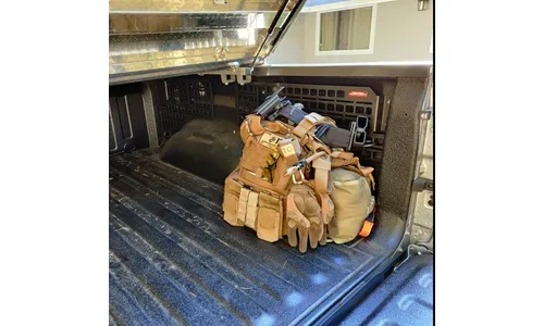 Комплект из четырёх панелей MOLLE для кузова 5′7″ Dodge RAM 1500 DT, левая и правая передние и задние панели с крепежом., Без дополнительного комплекта Stage 1., BuiltRight Industries — фото 6