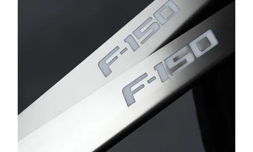 Накладки на пороги с подсветкой в салон Ford F150 Вариант 2 — фото 3
