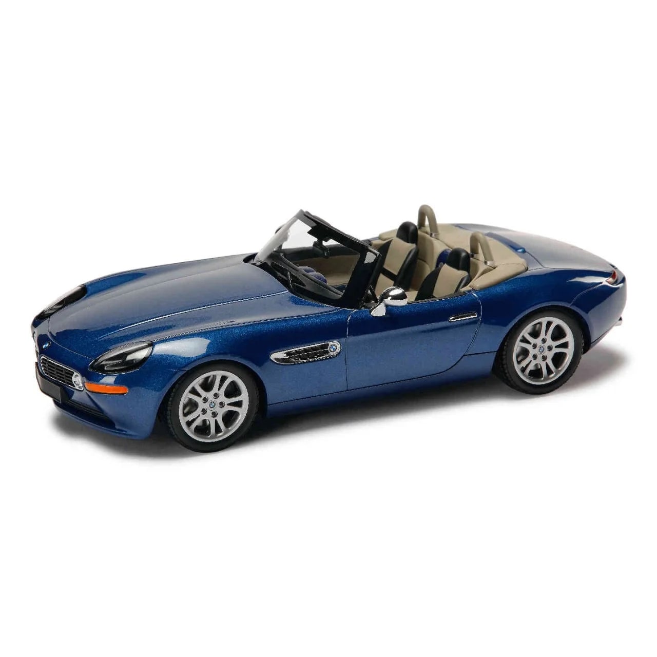 Модель автомобиля BMW Z8 Roadster 1/18, синяя, оригинал — фото 1