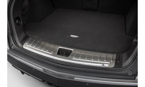 Накладка порога багажника с подсветкой для Cadillac XT5 I, чёрный Jet Black, GM — фото 1
