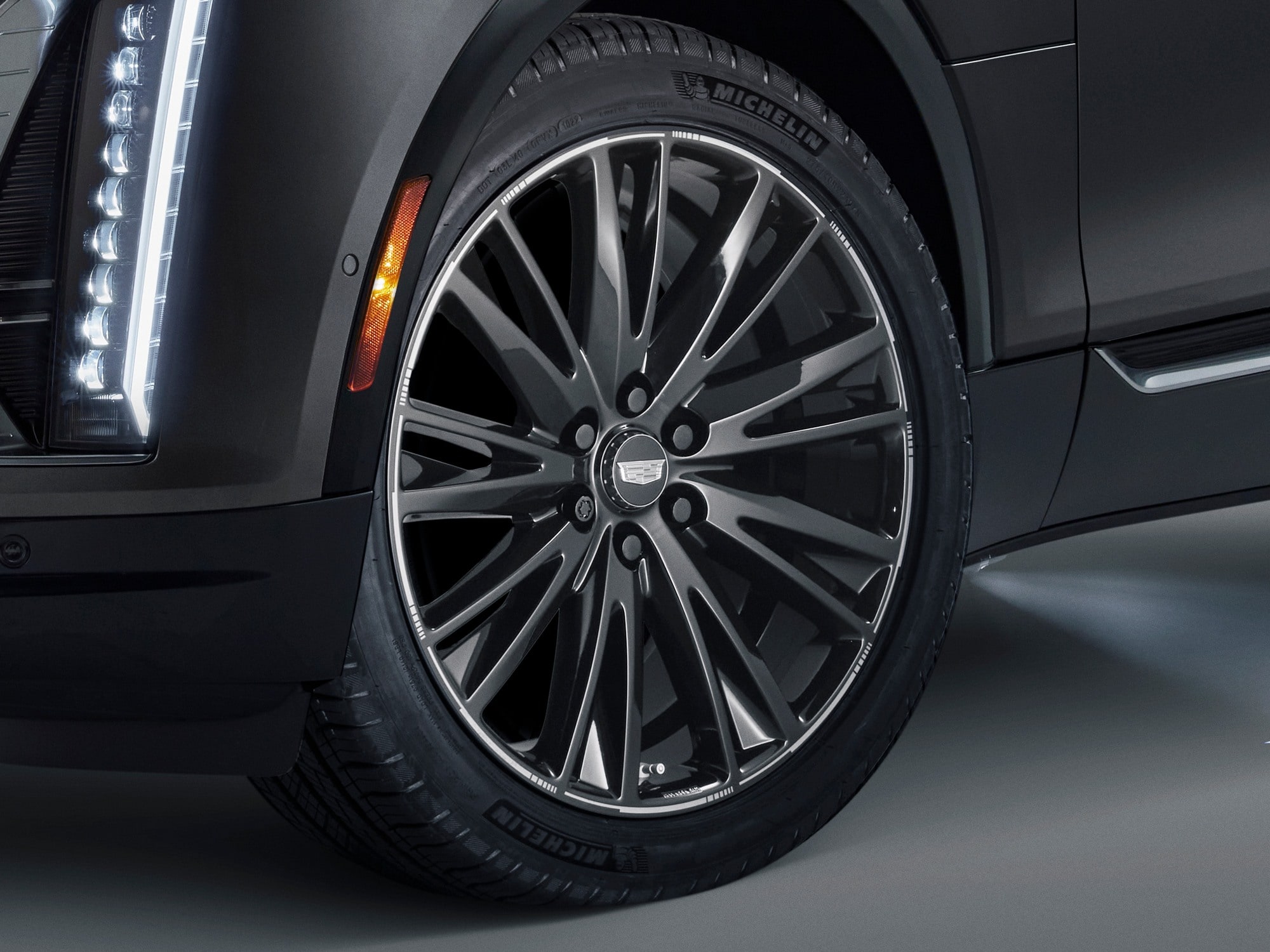 Колёсный диск 22×9,5 для Cadillac LYRIQ I, глянцевый чёрный, GM — фото 3
