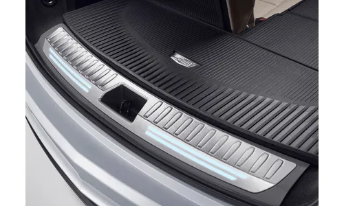 Накладка порога багажника с подсветкой для Cadillac XT6 I, серый Titanium, GM — фото 1