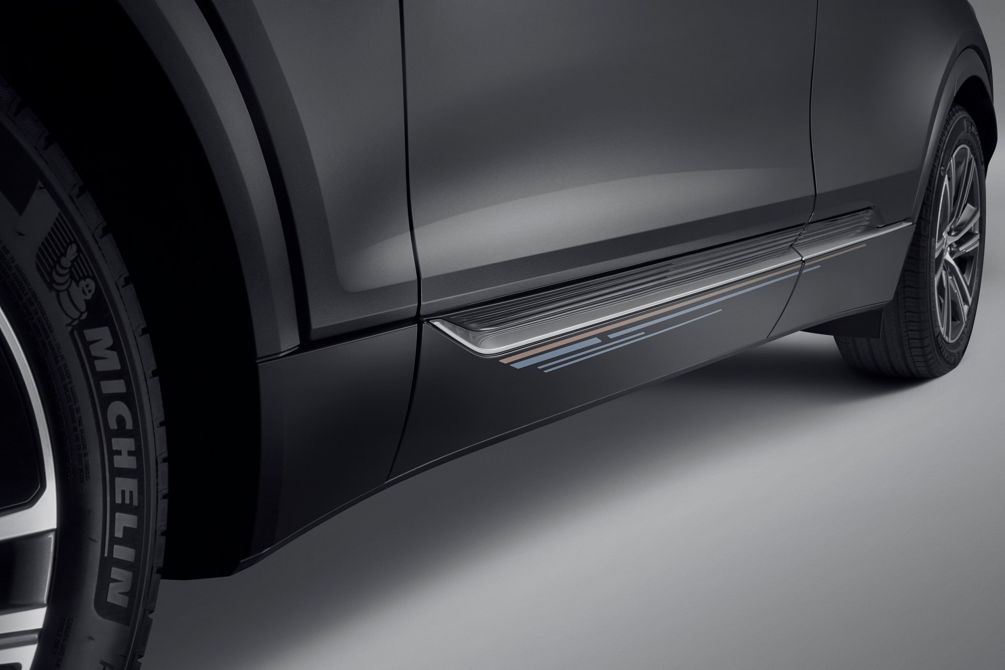 Комплект боковых наклеек для Cadillac LYRIQ I, бронзовый Tech Bronze, GM — фото 3