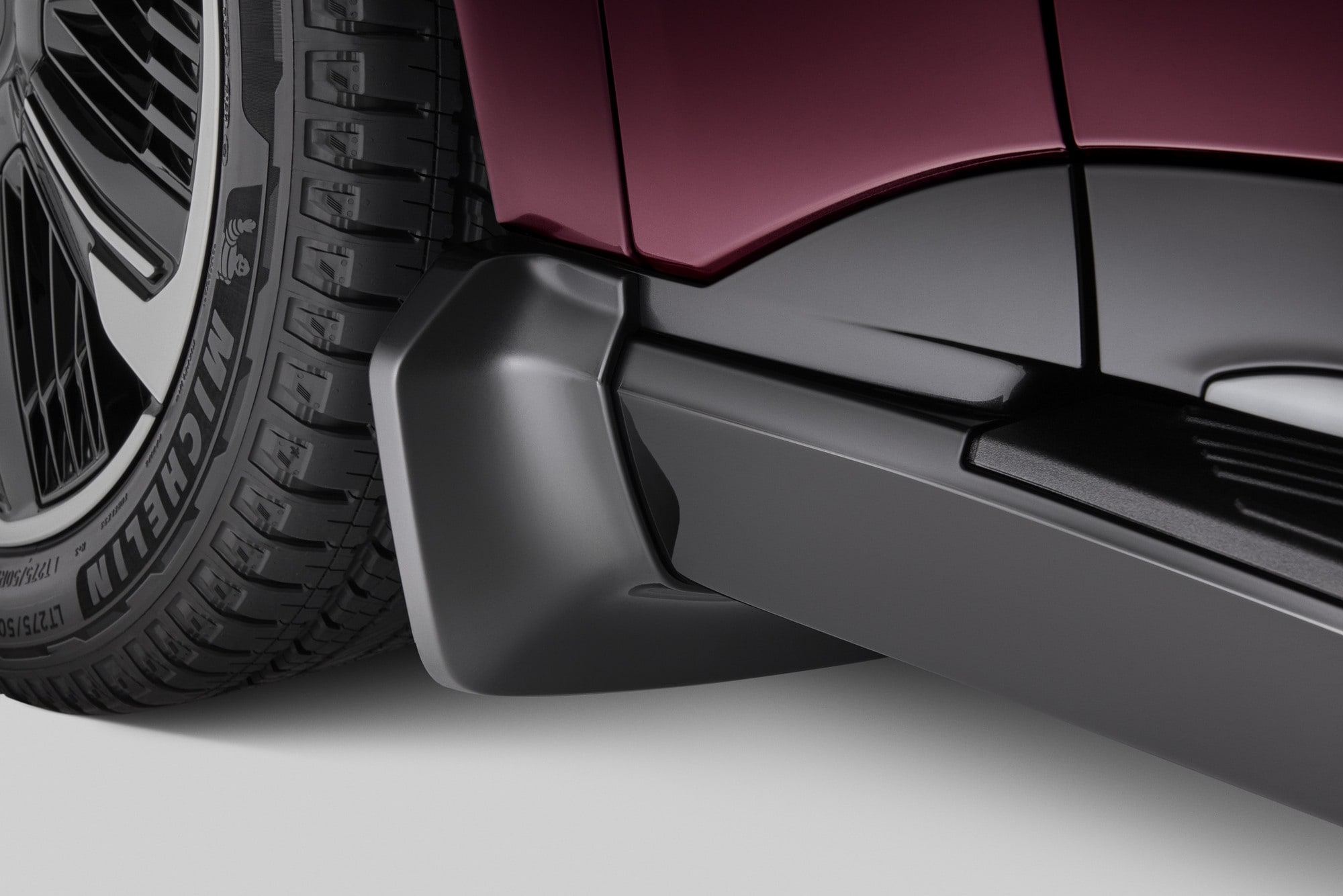 Передние брызговики для Cadillac Escalade IQ / IQL, глянцевый чёрный, GM — фото 4