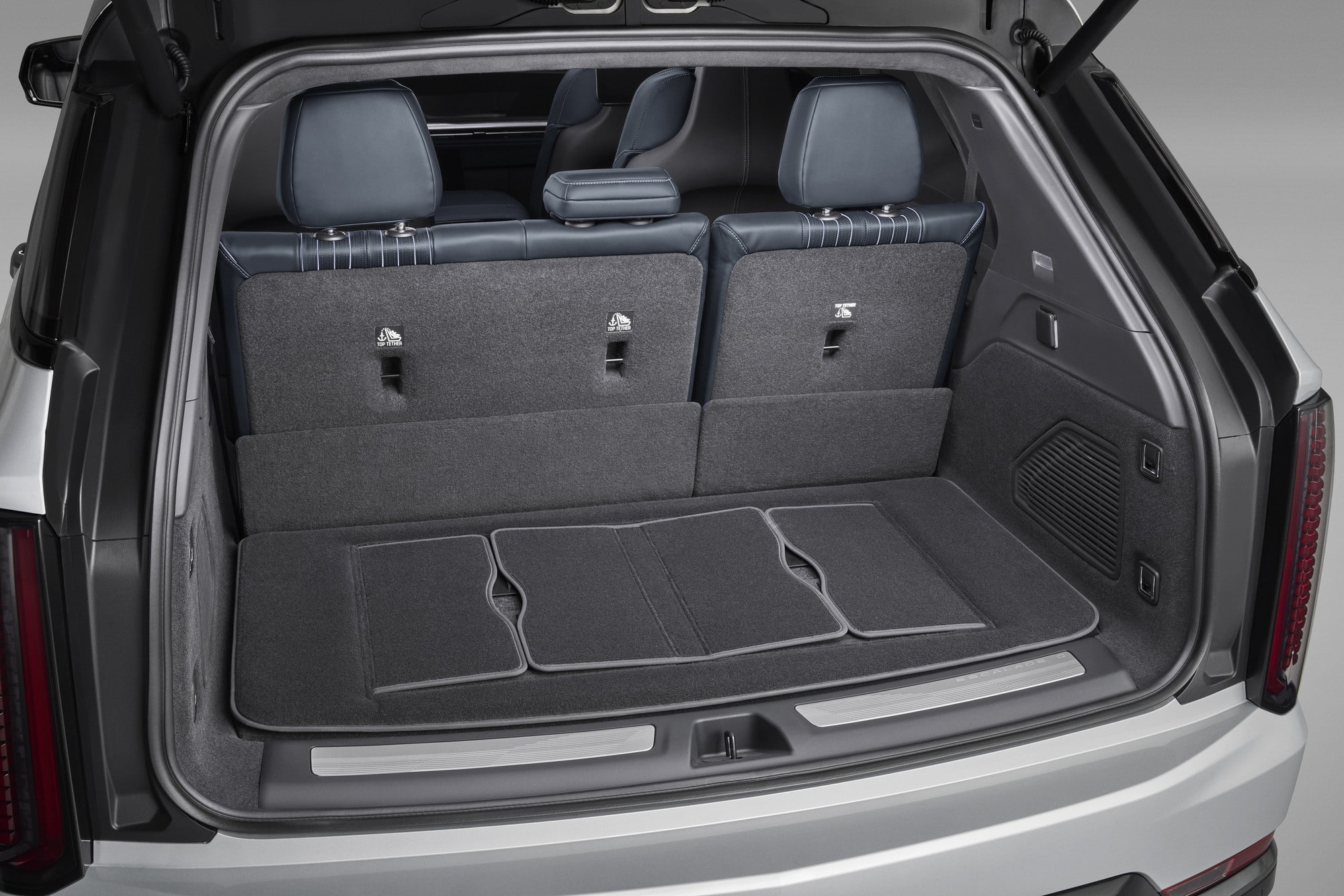 Коврик багажника текстильный для Cadillac Escalade IQ / IQL, чёрный Backen Black, GM — фото 6