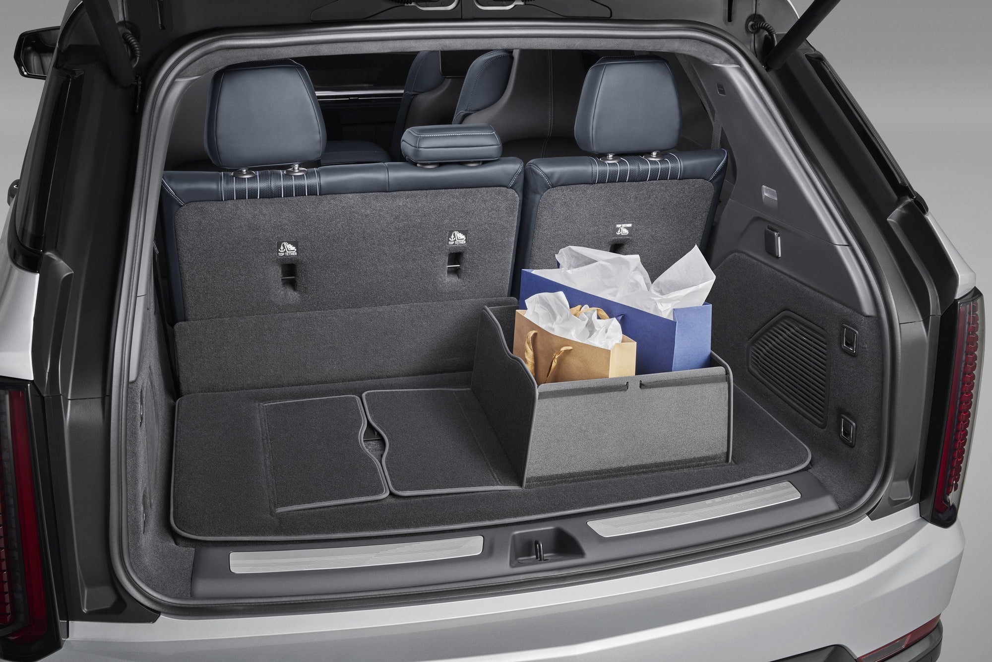 Коврик багажника текстильный для Cadillac Escalade IQ / IQL, чёрный Backen Black, GM — фото 7