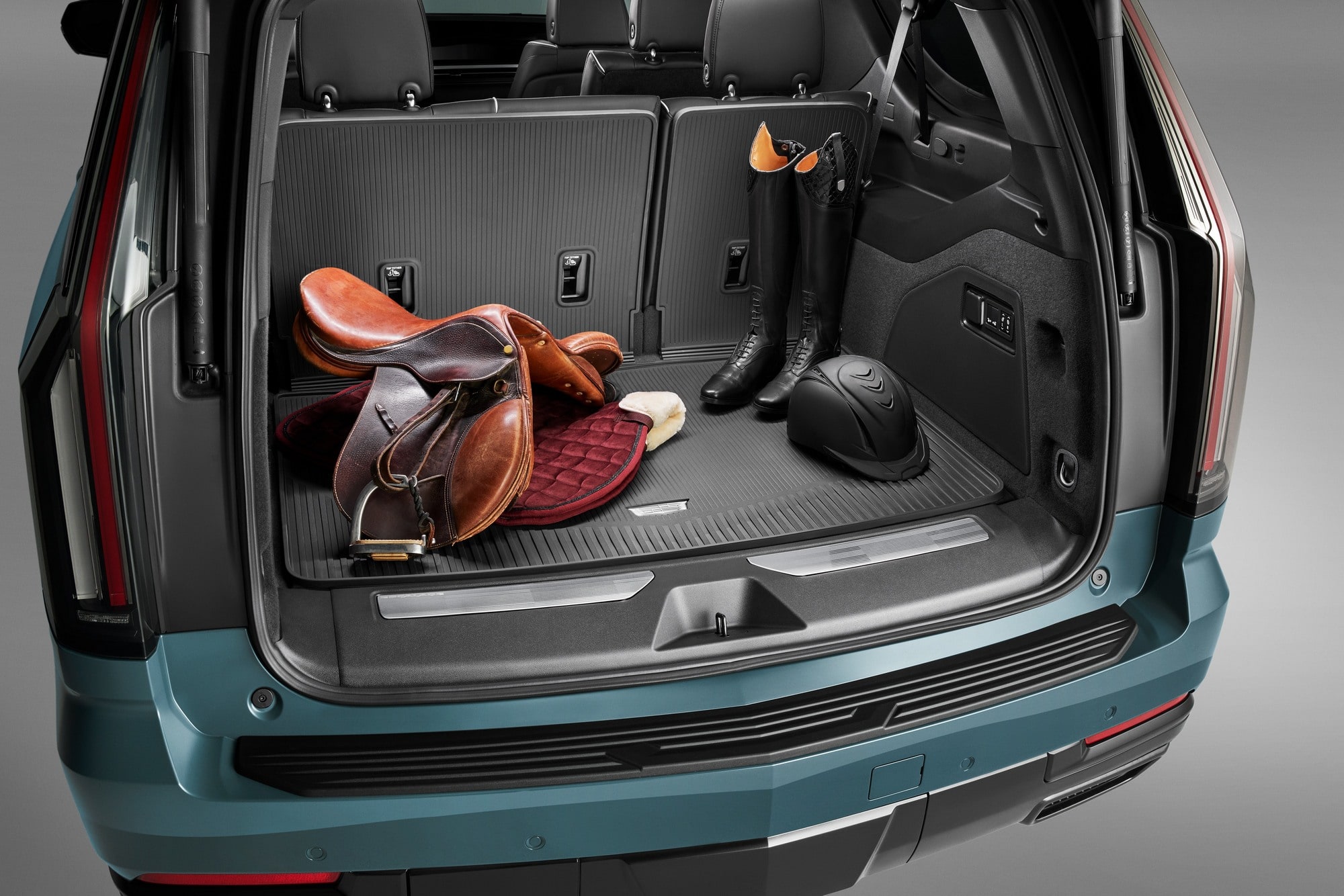 Защитное покрытие багажника для Cadillac Escalade ESV V, чёрный Jet Black, GM — фото 5
