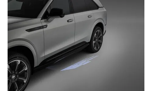 Проекционная подсветка порогов для Cadillac Escalade IQ / IQL, GM — фото 1
