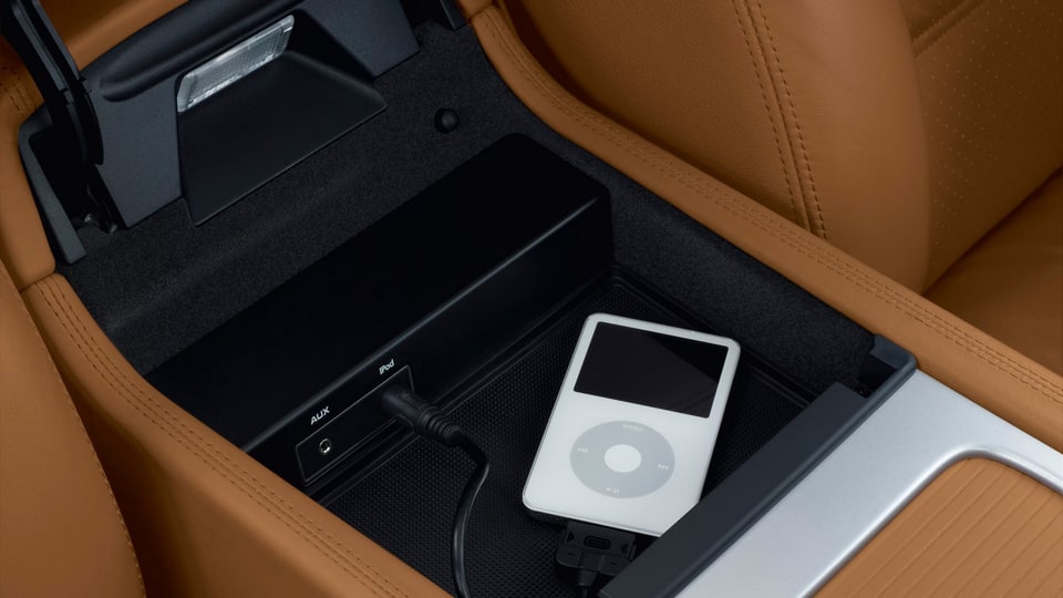 Универсальный аудиоинтерфейс iPod, USB и AUX для Porsche Cayenne 957 — фото 1