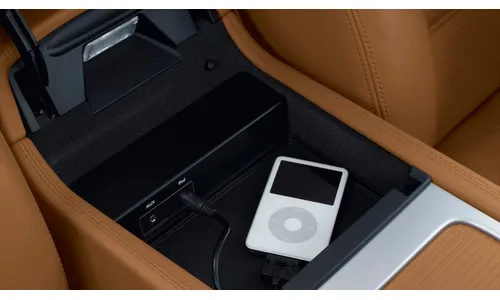 Универсальный аудиоинтерфейс iPod, USB и AUX для Porsche Cayenne 957 — фото 1