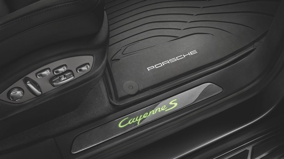 Карбоновые накладки порогов с подсветкой, «Cayenne S», 4 шт. для Porsche Cayenne 958 E2 II — фото 1
