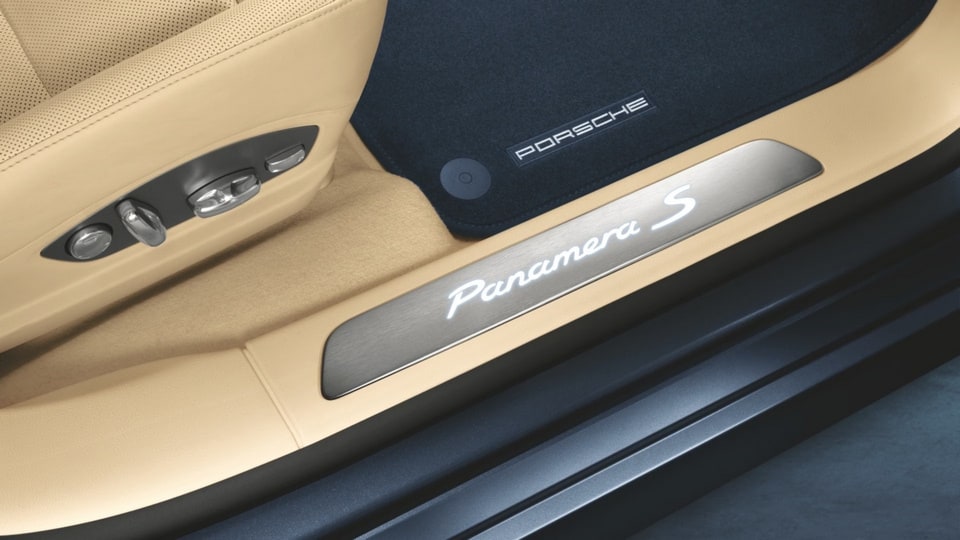 Накладки порогов из шлифованного алюминия с подсветкой, «Panamera S», 4 шт., до 2011 для Porsche Panamera 970 — фото 1