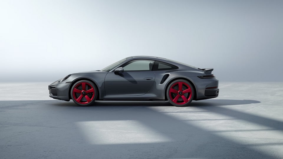 Комплект летних колёс 20/21 дюймов, дизайн 911 Sport Classic, красный Pyro Red, центральное крепление для Porsche 911 992.2 Turbo S — фото 2