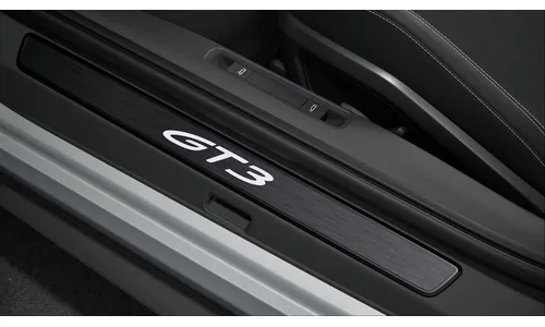 Чёрные накладки порогов из шлифованного алюминия с подсветкой, «GT3», 2 шт. для Porsche 911 992.1 GT3, 911 992.2 GT3 — фото 1