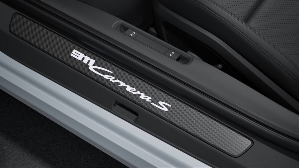 Накладки порогов с белой подсветкой, матовый карбон, Carrera S для Porsche 911 992.1, 911 992.2 — фото 1
