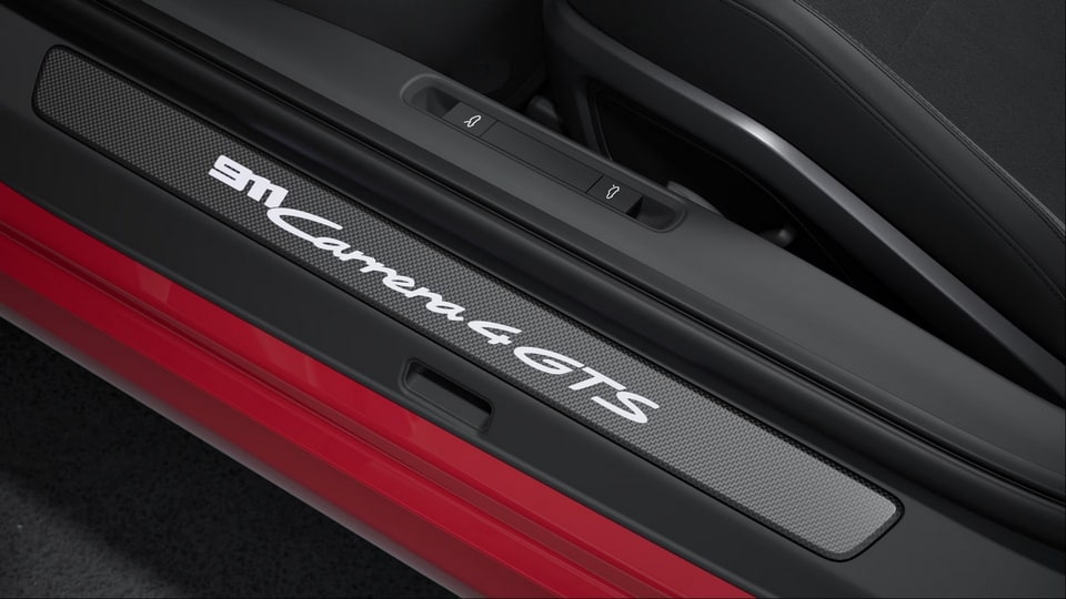 Накладки порогов с белой подсветкой, матовый карбон, 911 Carrera 4 GTS для Porsche 911 992.1, 911 992.2 — фото 1