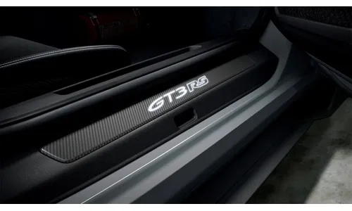 Накладки порогов с белой подсветкой, матовый карбон, GT3 RS для Porsche 911 992.1 GT3 RS — фото 1