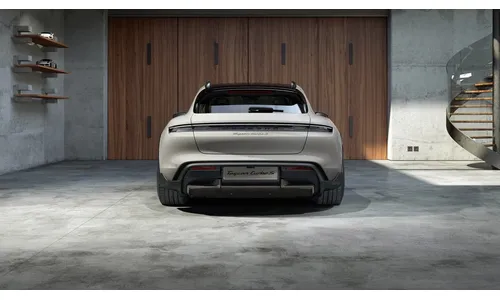 Задняя световая полоса с чёрной надписью для Porsche Taycan J1 — фото 1