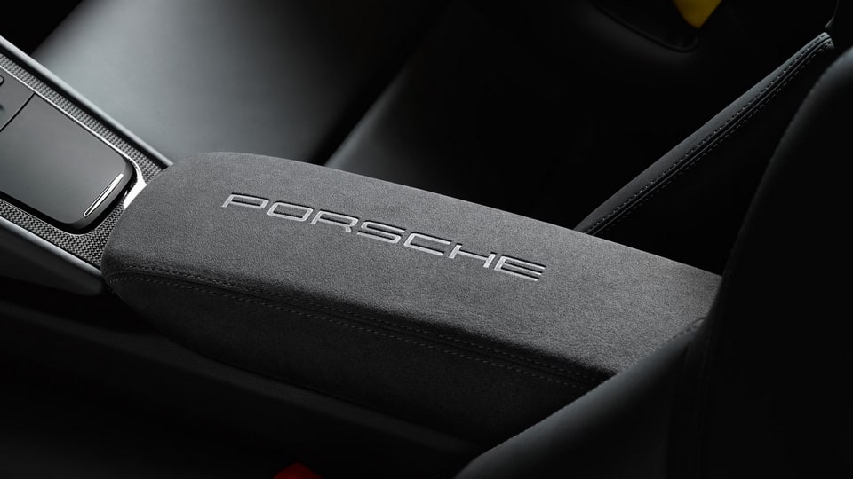 Крышка отсека центральной консоли Alcantara с фирменной надписью для Porsche Boxster/Cayman 982, 911 991.2 — фото 1