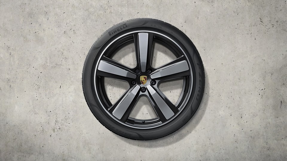 Комплект летних колёс 22 дюймов, дизайн Exclusive Design Sport, чёрный глянцевый для Porsche Cayenne E3 II — фото 1