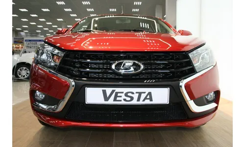 Сетка на бампер внешняя для LADA Vesta 2015-, черн., 15 мм / Лада Веста — фото 2