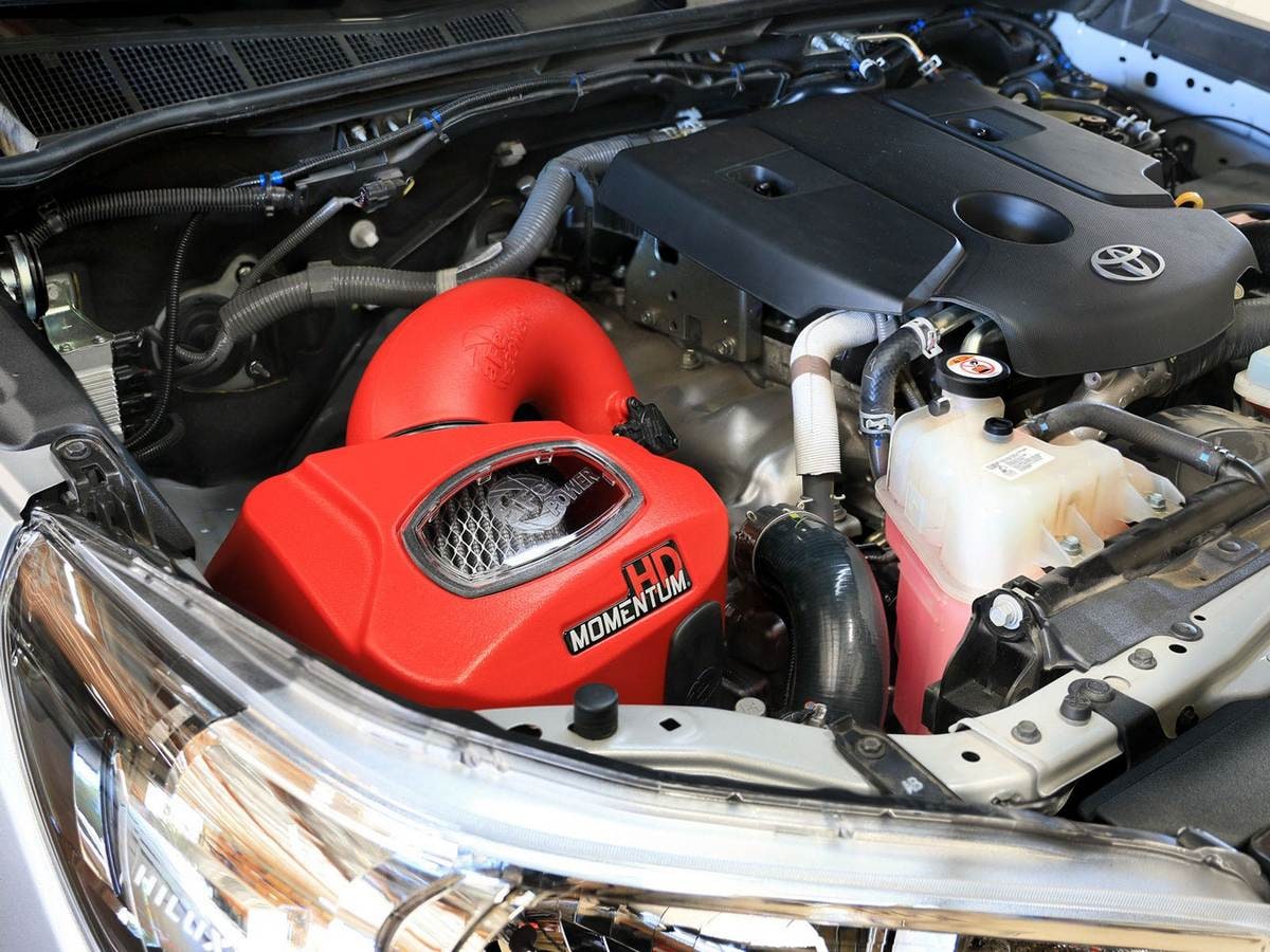 Система холодного впуска Momentum HD Red Edition, с фильтром Pro DRY S для Toyota Hilux 2015–2026 L4-2.4/2.8L (td), AFE Power — фото 3