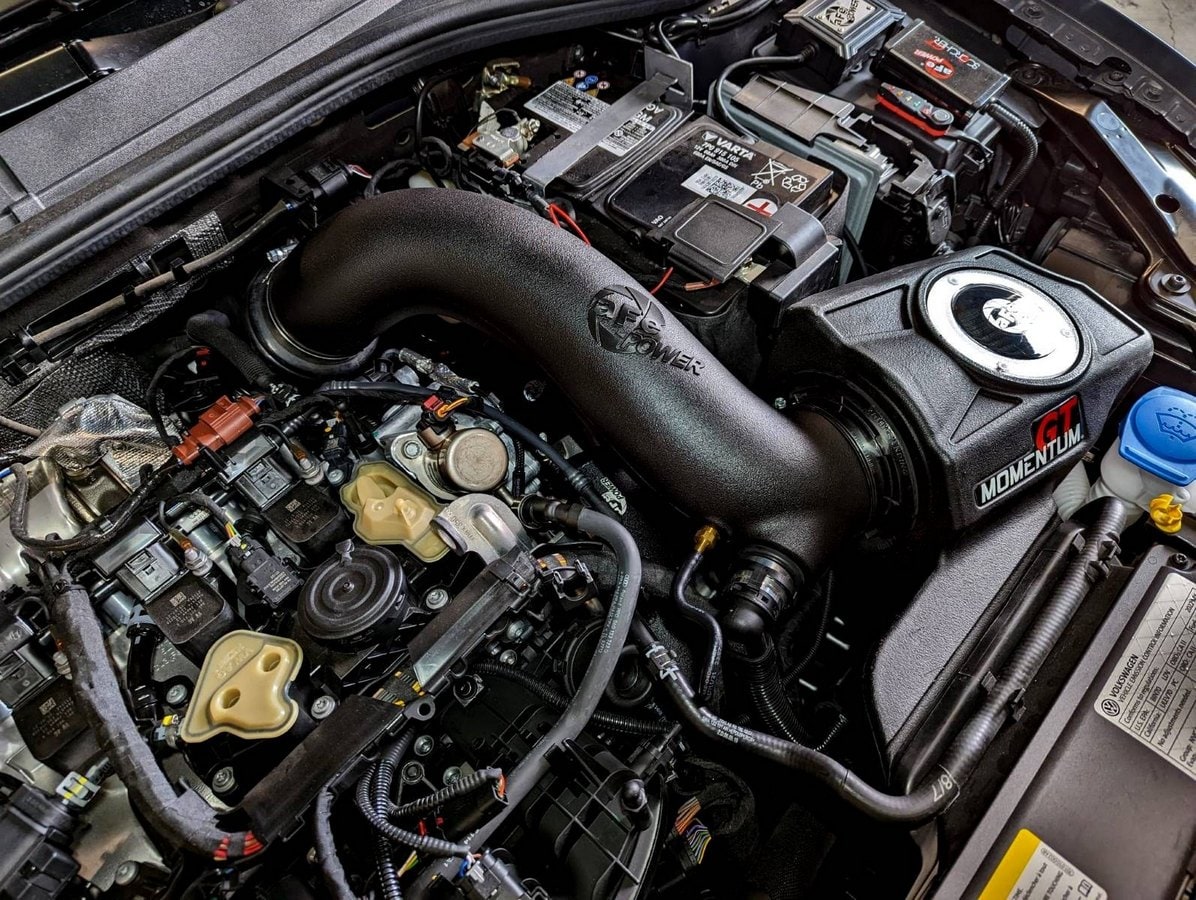 Система холодного впуска Momentum GT, с фильтром Pro 5R для Volkswagen GTI (MKVIII)/ Audi A3 (8Y) 2022–2026 L4-2.0L (t), AFE Power — фото 3