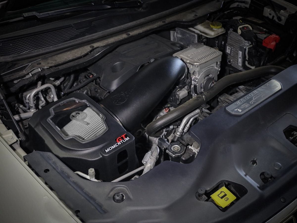 Система холодного впуска Momentum GT, с фильтром Pro DRY S для Jeep Wagoneer (WS) 2022–2023 V8-5.7L, AFE Power — фото 3