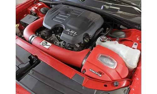 Система холодного впуска Momentum GT Red Edition, с фильтром Pro DRY S для Dodge Challenger/Charger/Chrysler 300 2011–2023 V6-3.6L, AFE Power — фото 3
